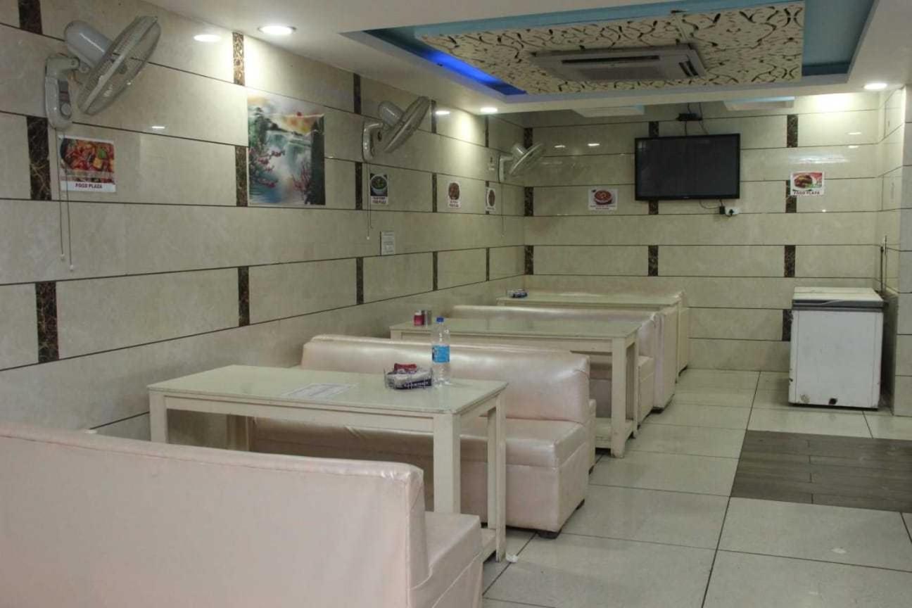 Hotel O Food Plaza Zirakpur المظهر الخارجي الصورة